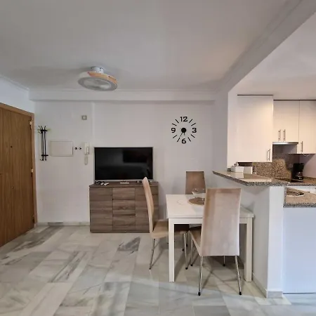 Apartment Centrally Located Penthouse With A Pool And Close To Everything A103 Fuengirola