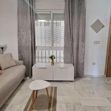 Centrally Located Penthouse With A Pool And Close To Everything A103 * Fuengirola