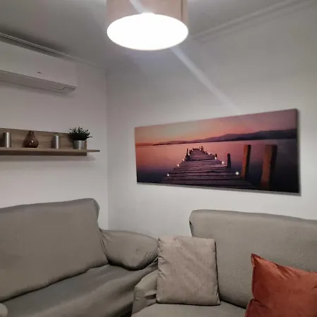 Apartment Centrally Located Penthouse With A Pool And Close To Everything A103 Fuengirola